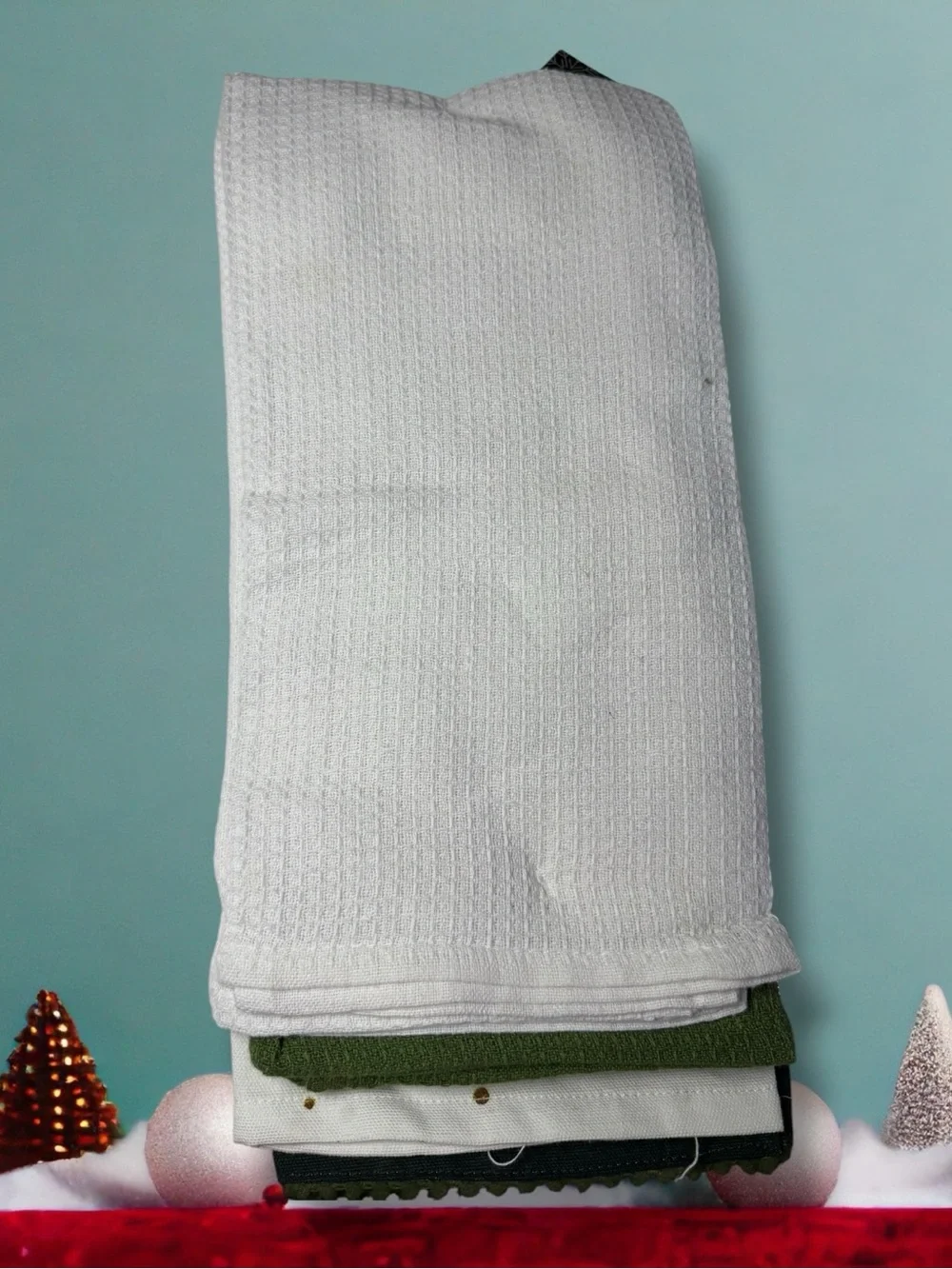 Tahari Green and Gold Holiday Kitchen Towel Set of 3